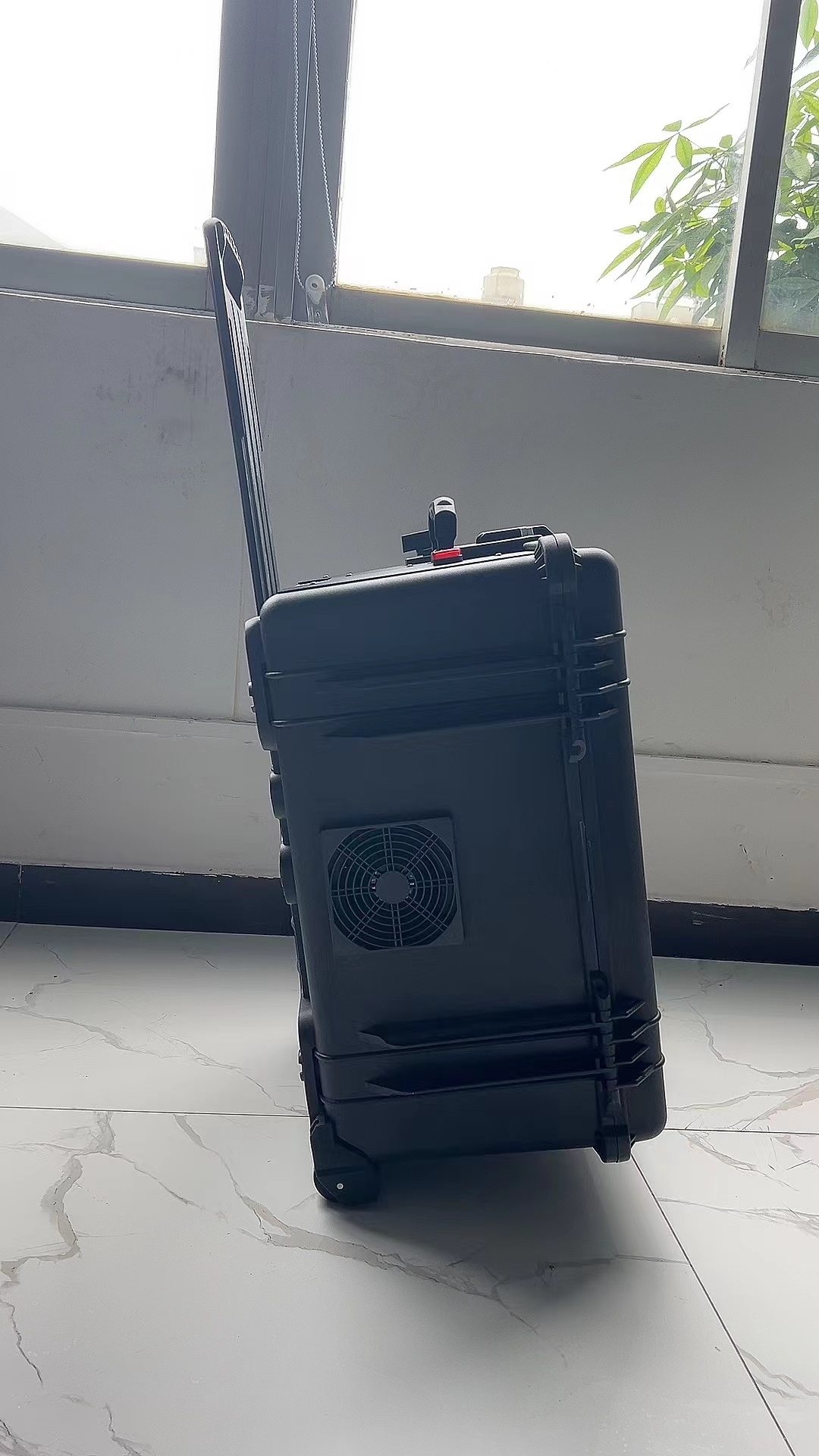 砀山手拉箱型移动通信干扰器
